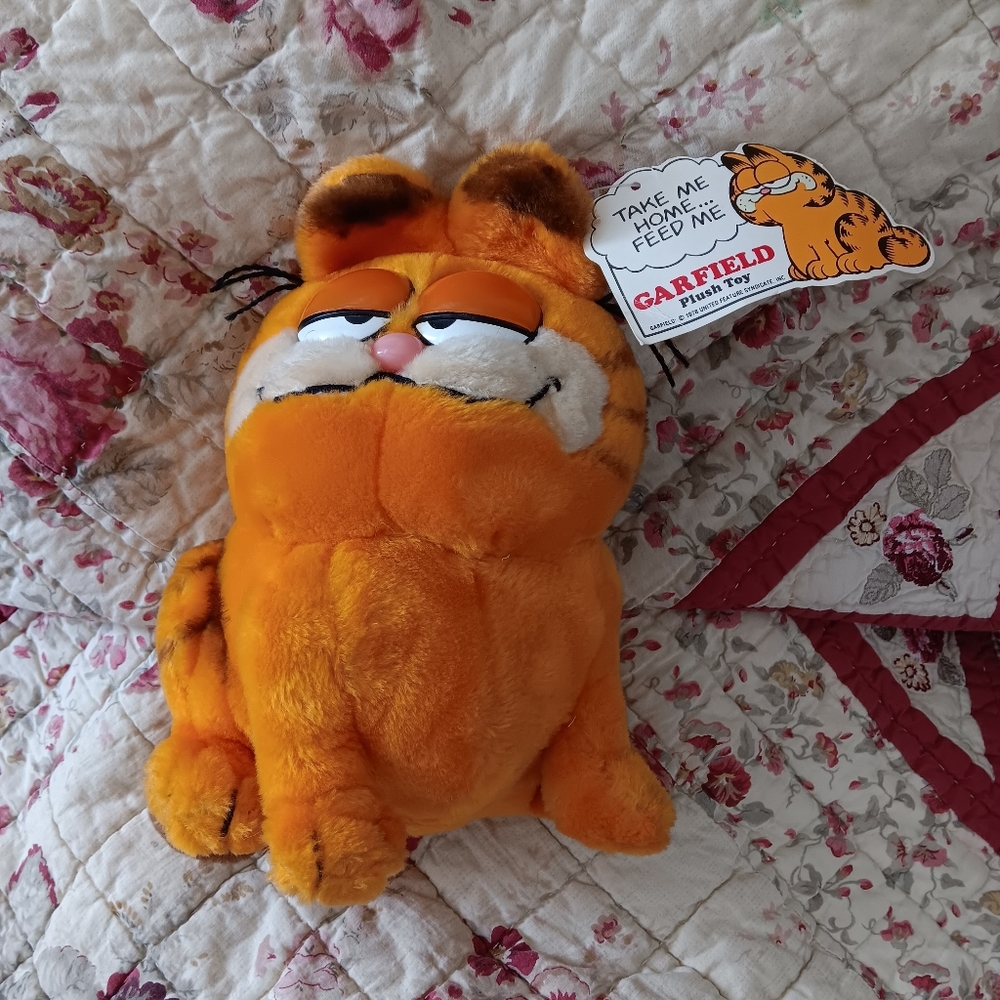 Vintage Garfield Orange Plush Cat Toy -